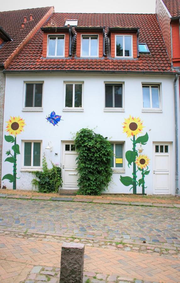 Zentrale Ferienwohnung „Treibholz“ Im Sonnenblumenhaus Flensburg Exterior photo